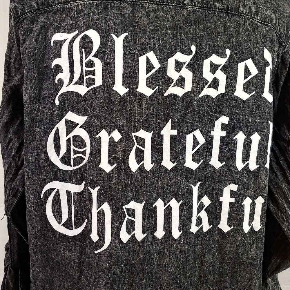 THRILL DISTRESSED BUTTON TOP - Picture 3 of 12